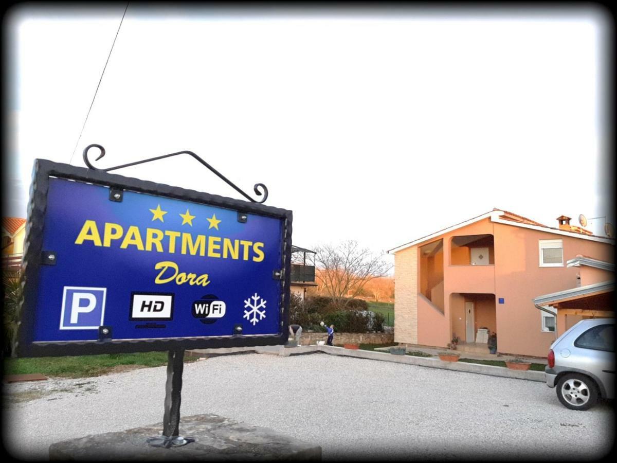 Apartments Dora Poreč Exterior foto